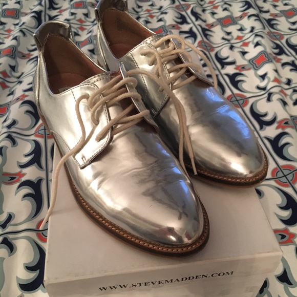 steve madden silver oxfords